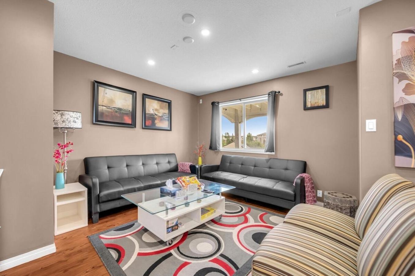 YYC 52-3 Bed Suite On Lake Central Ac By Airport מראה חיצוני תמונה