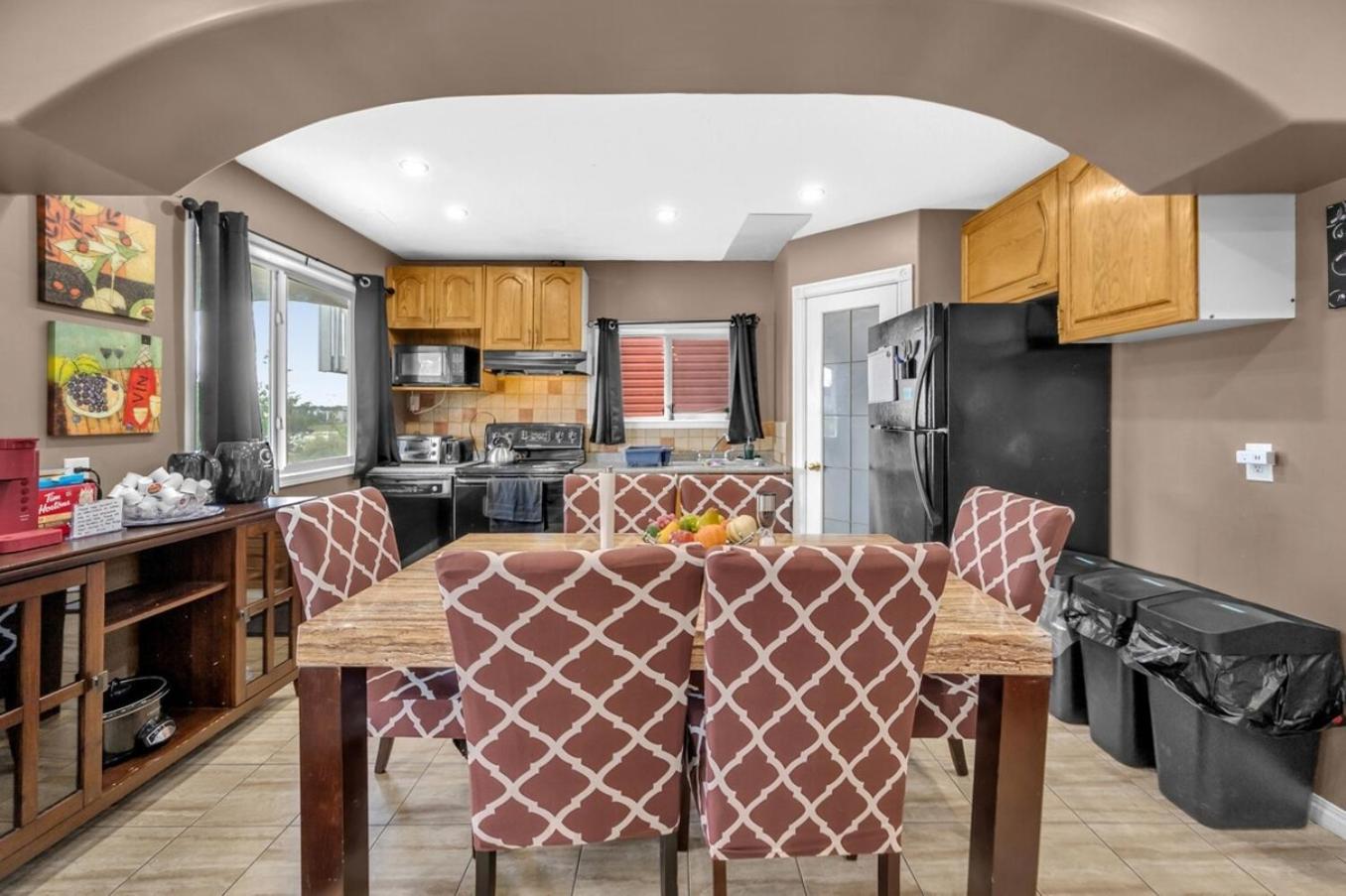 YYC 52-3 Bed Suite On Lake Central Ac By Airport מראה חיצוני תמונה